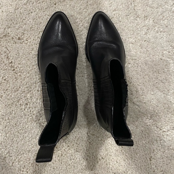 COPY - Alexander Wang Anouck Chelsea Boots - Picture 3 of 4